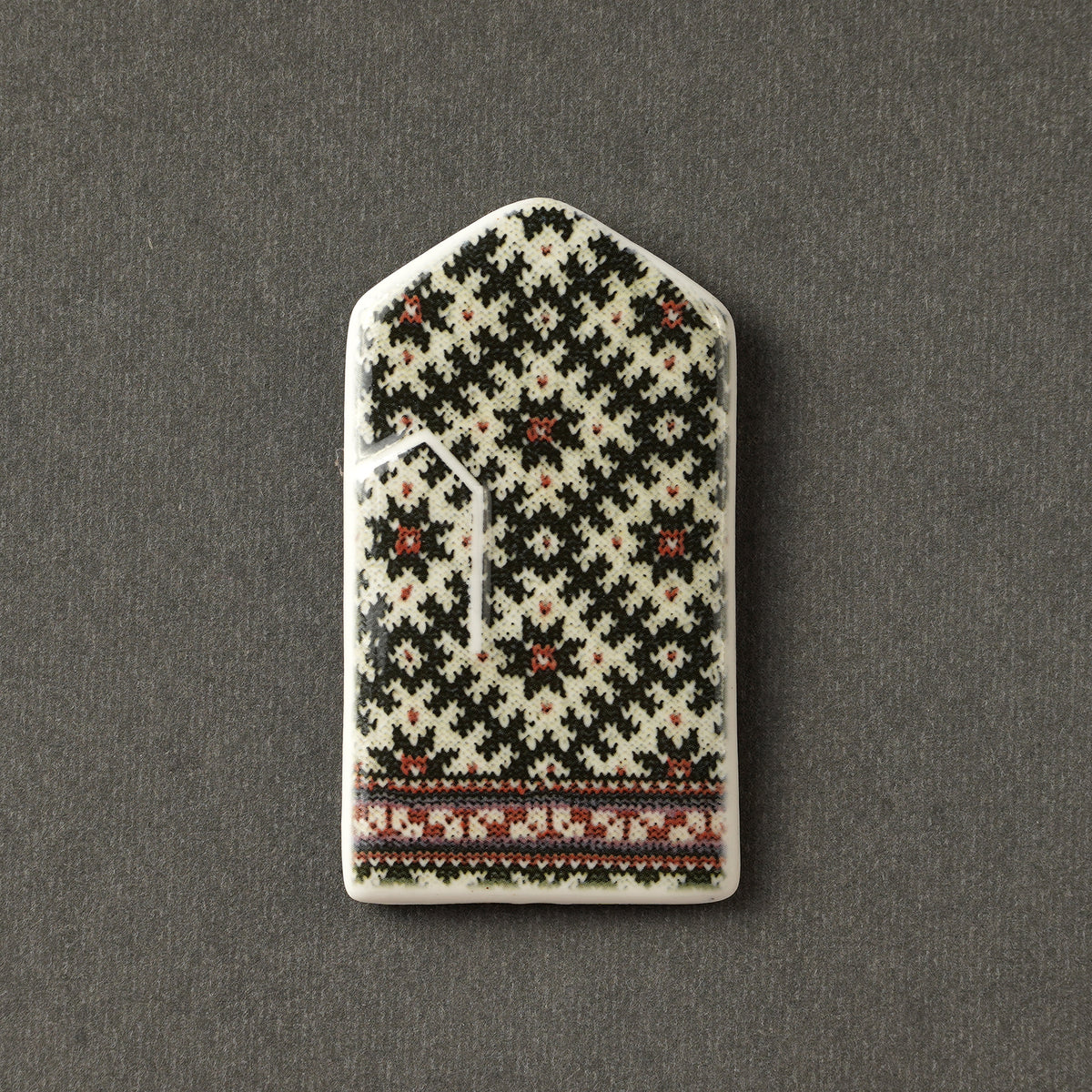 Porcelain Magnet - Gloves With Print