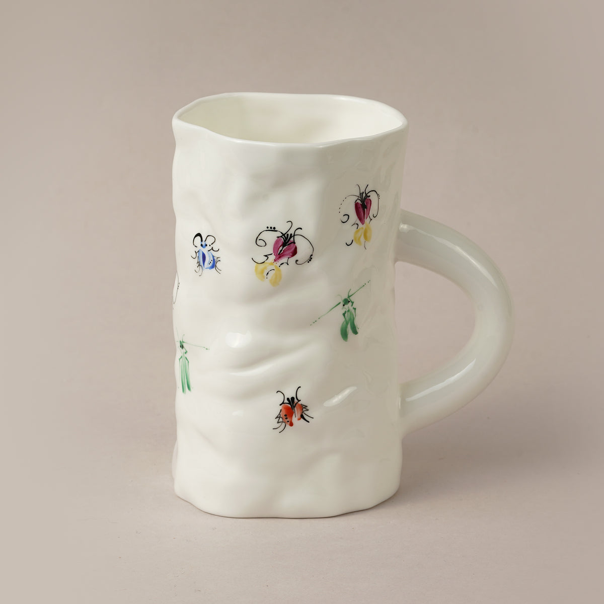 Beetle 2.9. Crumpled "Kiss" Mug