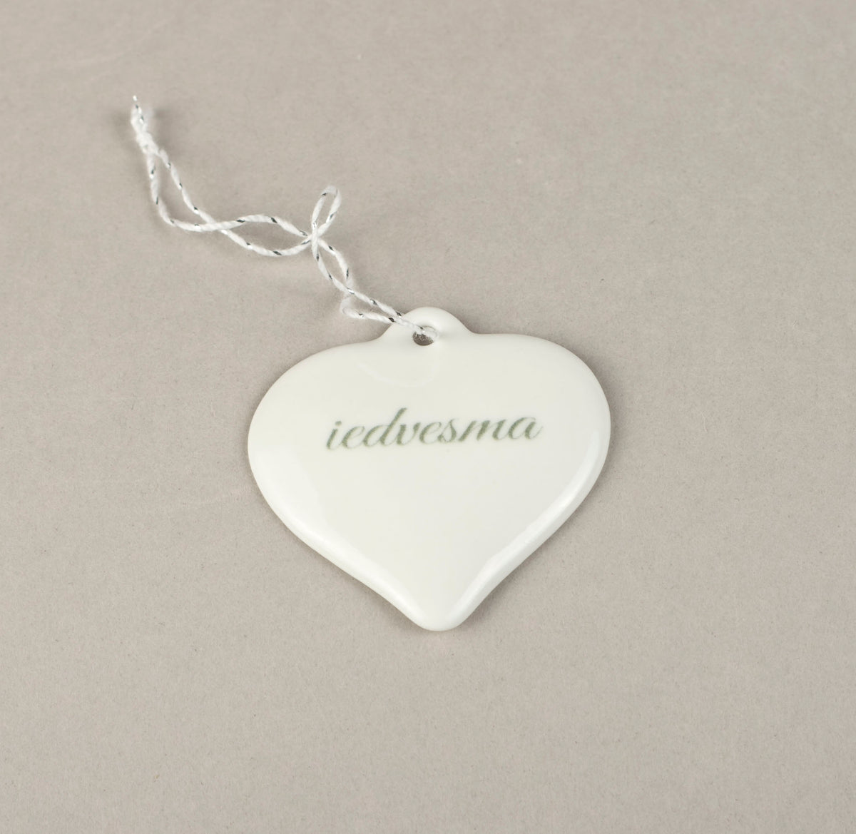 Porcelāna rotājumi - sirsniņa ar apdruku