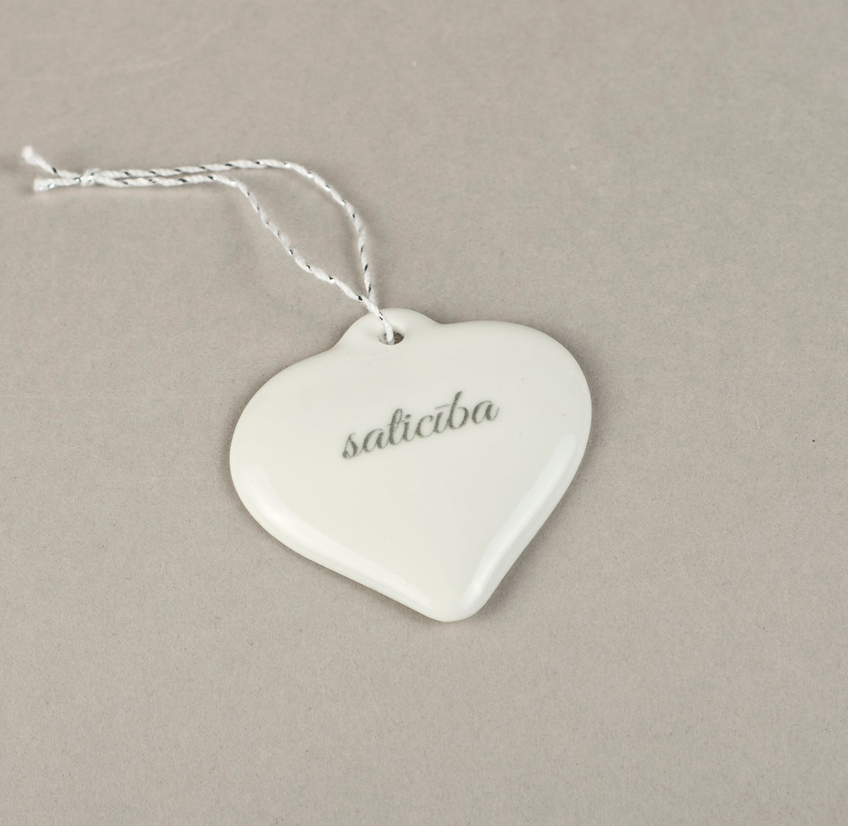 Porcelāna rotājumi - sirsniņa ar apdruku