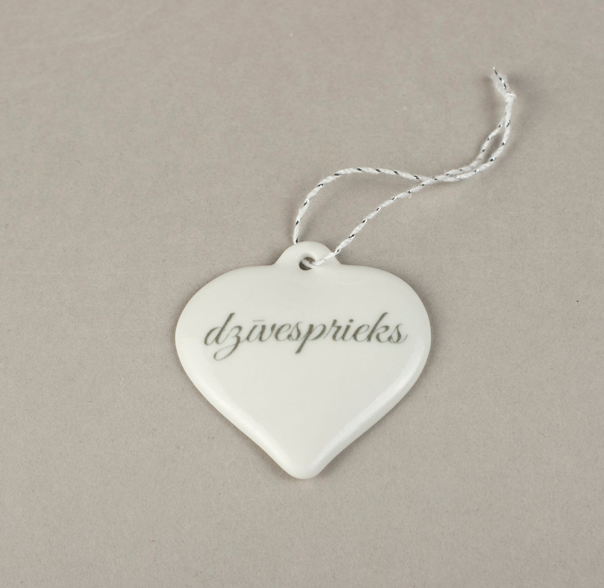 Porcelāna rotājumi - sirsniņa ar apdruku
