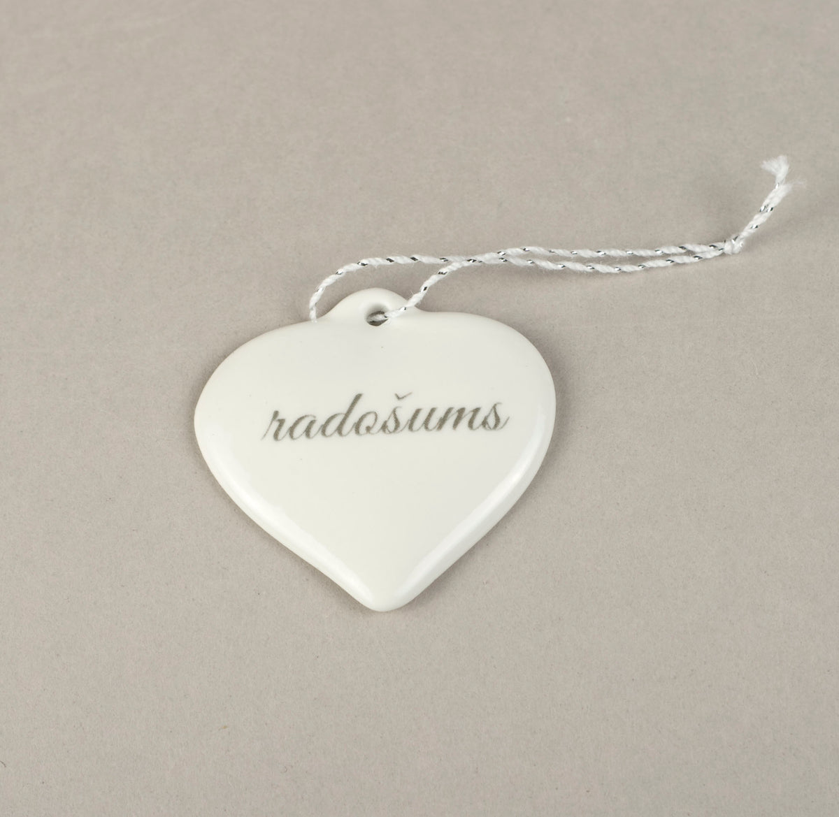 Porcelāna rotājumi - sirsniņa ar apdruku