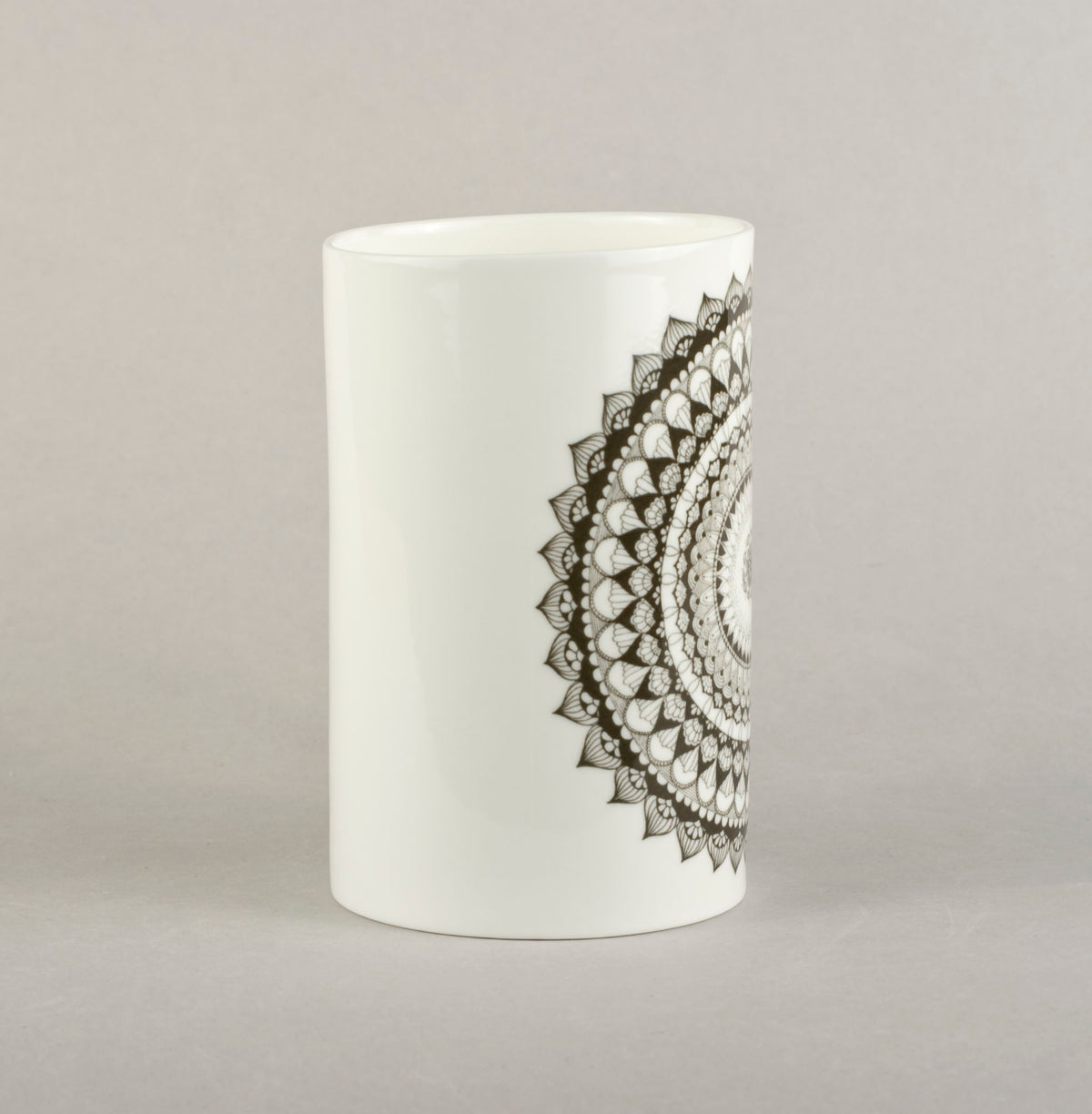 Mandala 3. Vidēja krūze