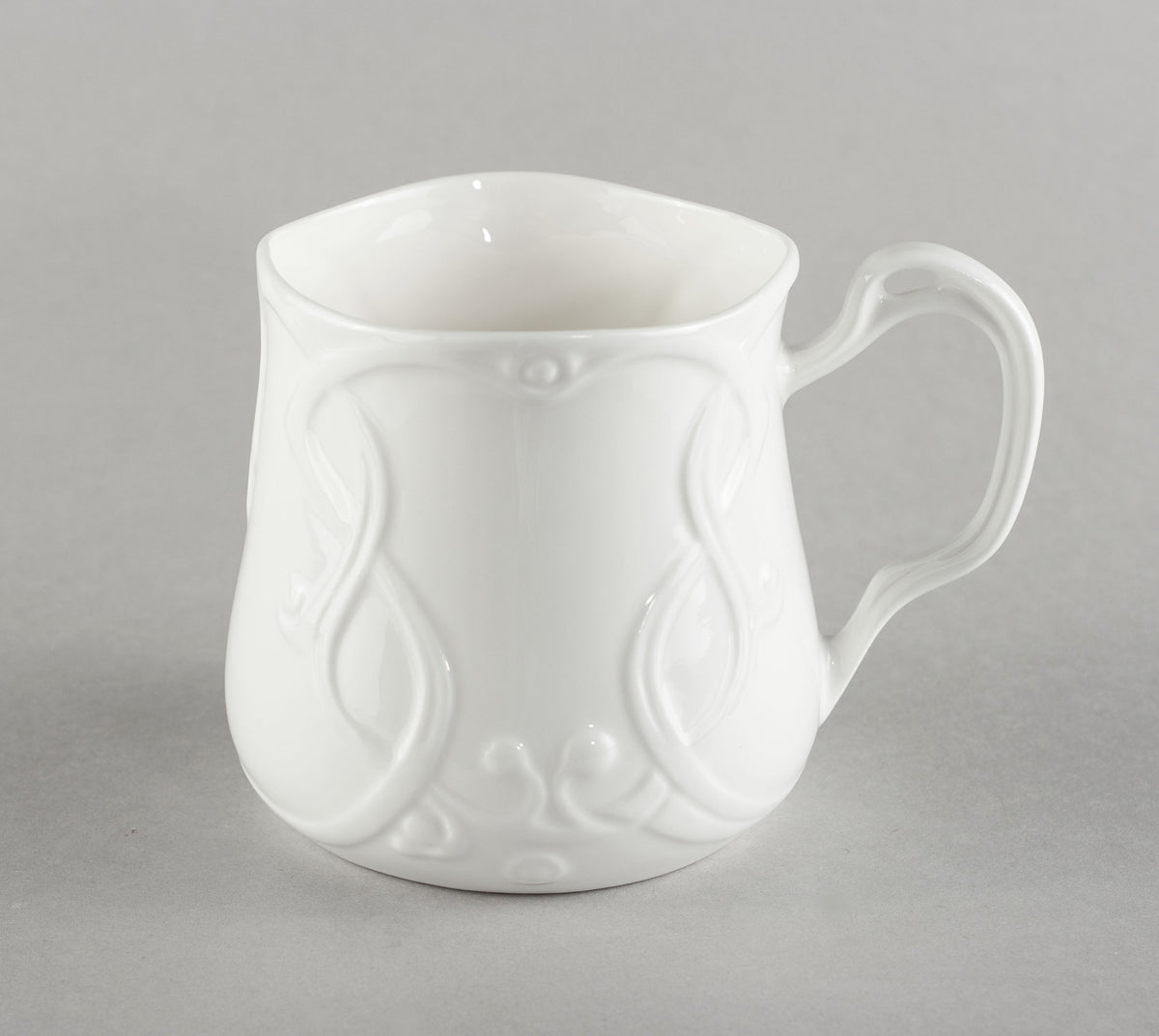 Porcelāna jūgendstila tējas krūze