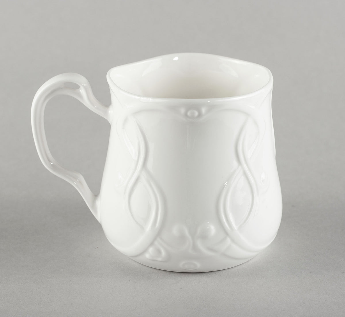 Porcelāna jūgendstila tējas krūze