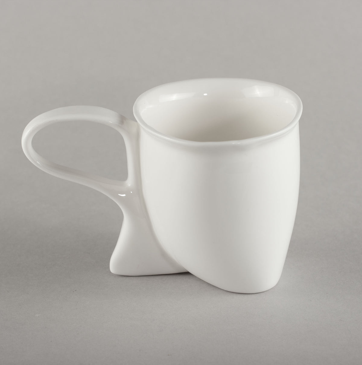 Porcelāna krūze Lillija ar kājiņu