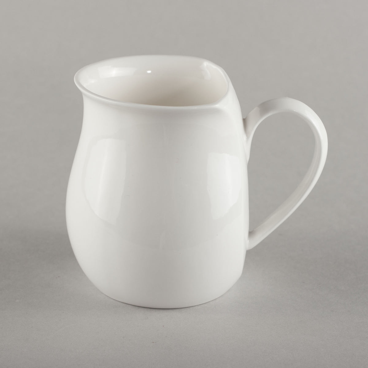 Porcelāna krūze Pūks ar nošķelto malu