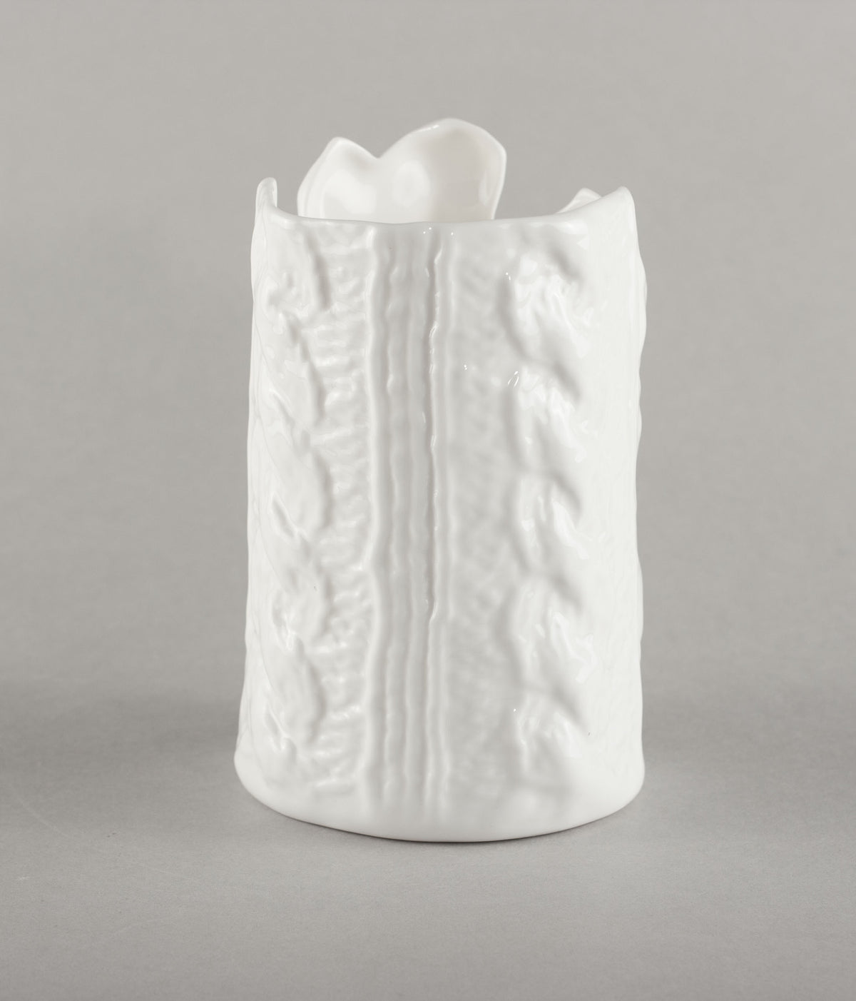 Porcelāna vāze Latvija / burzīta-adīta