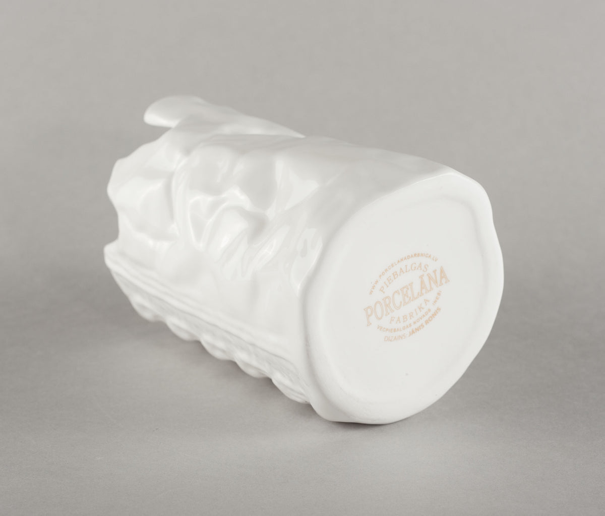 Porcelāna vāze Latvija / burzīta-adīta