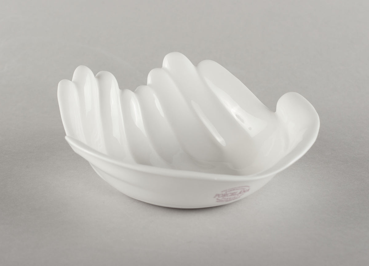 Porcelāna trauks riekšava