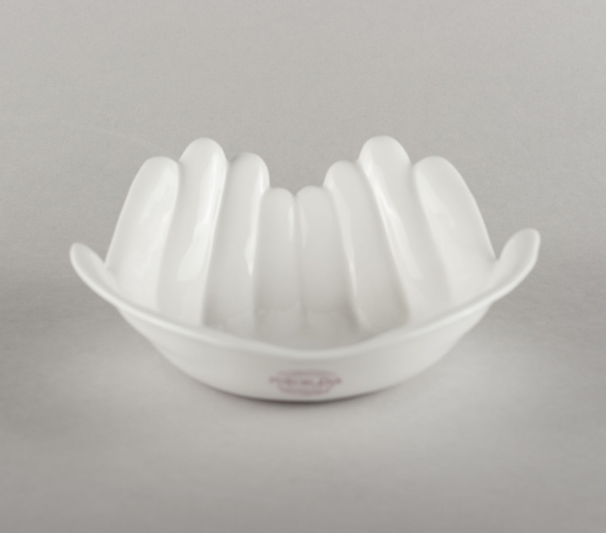 Porcelāna trauks riekšava