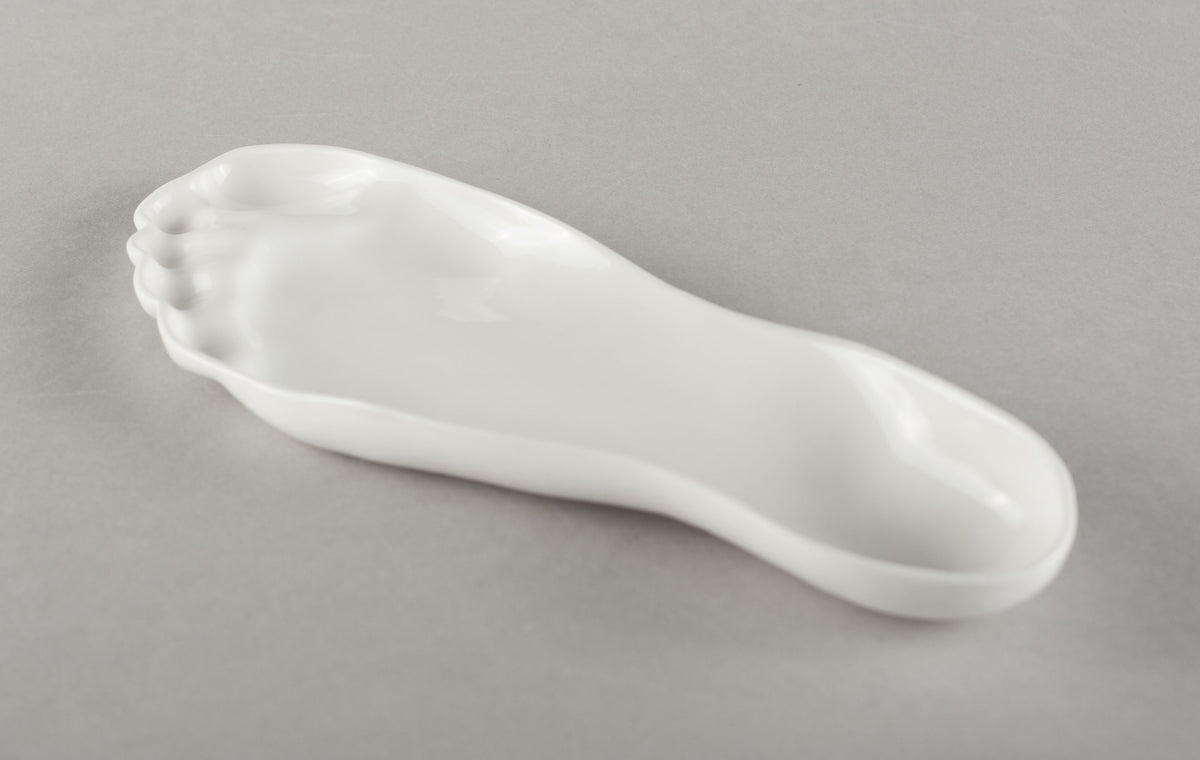 Porcelāna dekoratīvs trauks pēdiņa